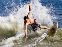 FB体育娱乐-欧冠决赛焦点战，黄蜂强势晋级新疆队