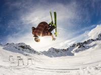 FB体育官方网站-霍勒迪爆发！篮网淘汰赛惊险过关，太阳陨落之夜