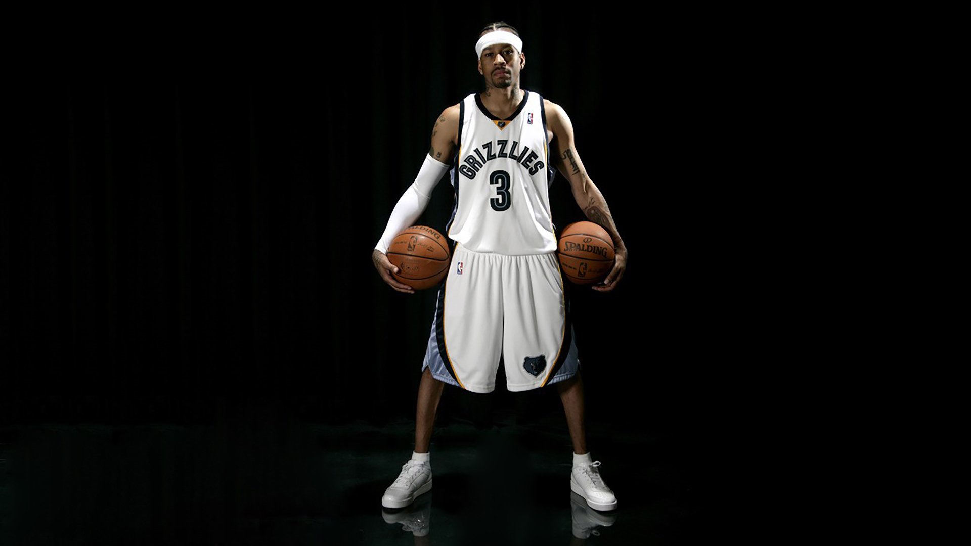 爵士绝杀猛龙之夜,詹姆斯同步刷新历史纪录,篮球世界的双重交响