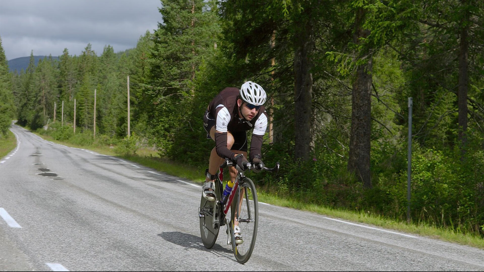 赛道绝境中的逆袭,塞恩斯扛起全队,迈凯伦绝杀威廉姆斯